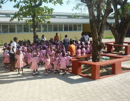 Schoolmeisjes in Haiti